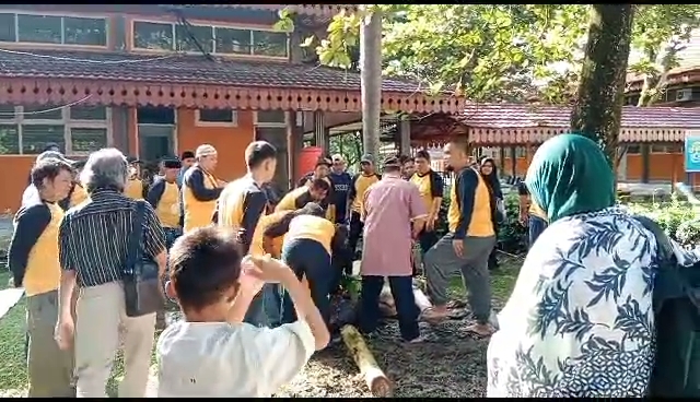 Dekanat Fisip dan IKA Fisip Universitas Riau Sukses Menggelar Qurban Idul Adha 1444 H / 2023 M