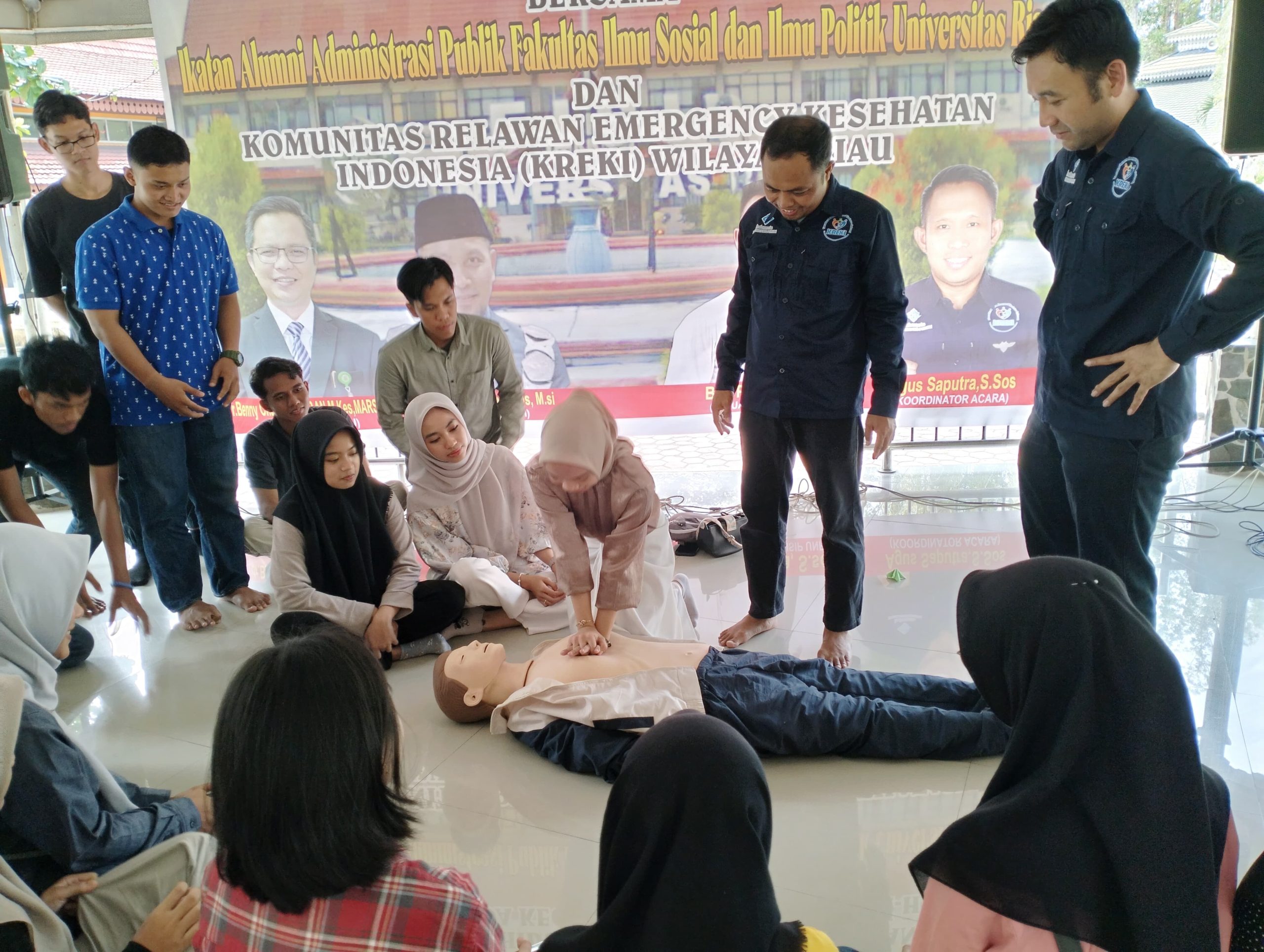 Ketua IKA FISIP Diwakili Wakil Sekretaris II, Buka Pelatihan BHD ke Mahasiswa